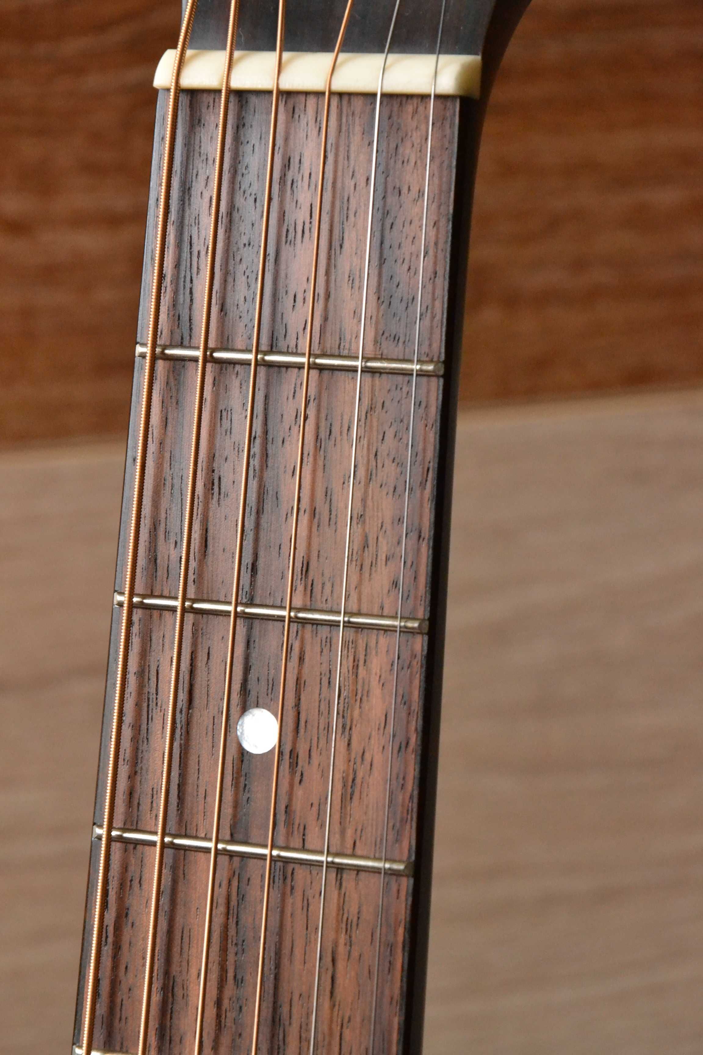 Gitara akustyczna Framus