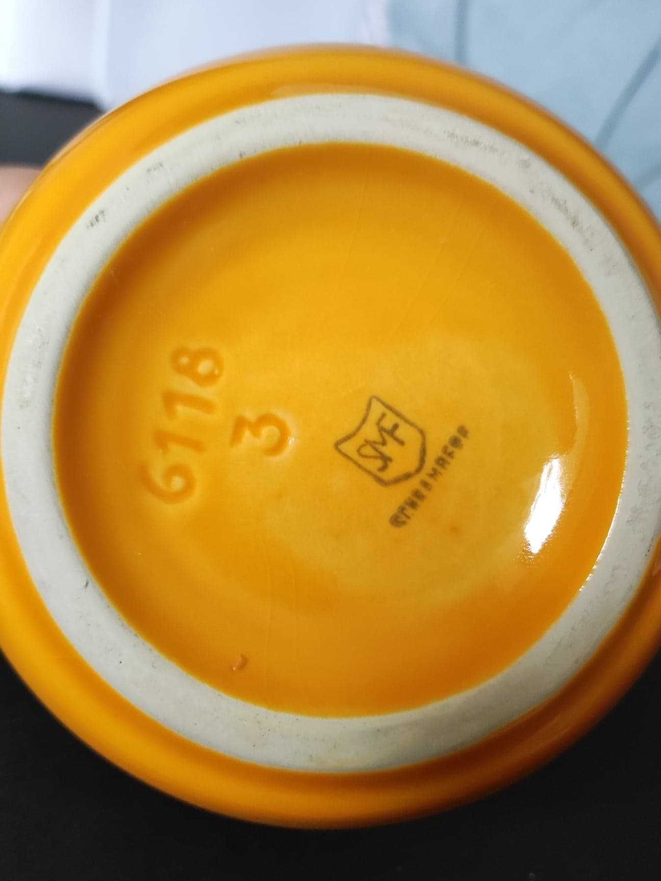 Stary ceramiczny dzbanek, wazon majolika Schramberg Design