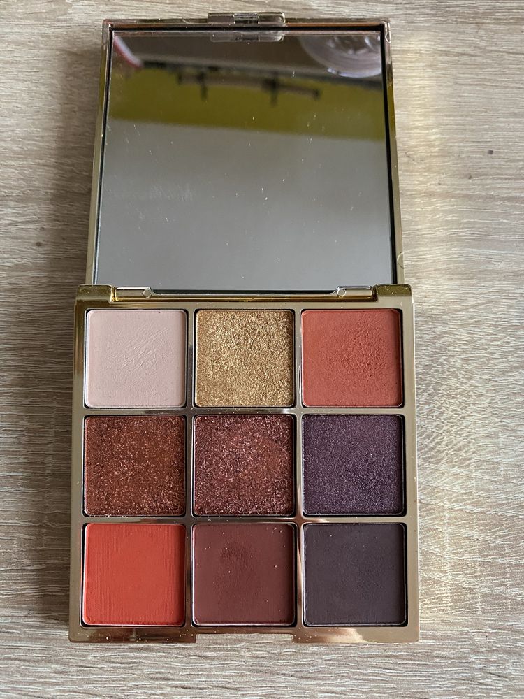 6 palet Eveline: Burn, Chocolate, Ruby Glamour, Sparkle, Variete