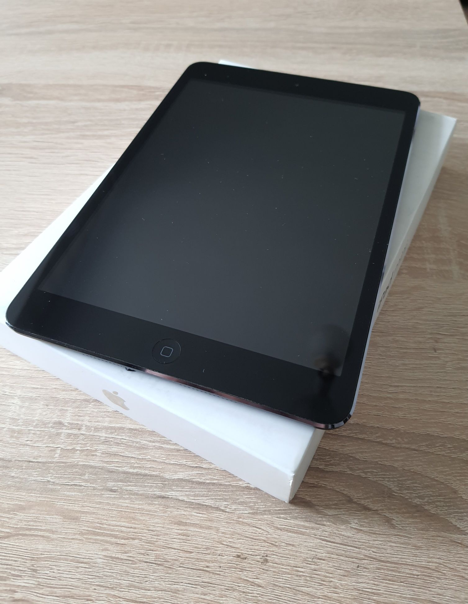 Планшет Apple iPad mini Wi-Fi 16 GB / A1432