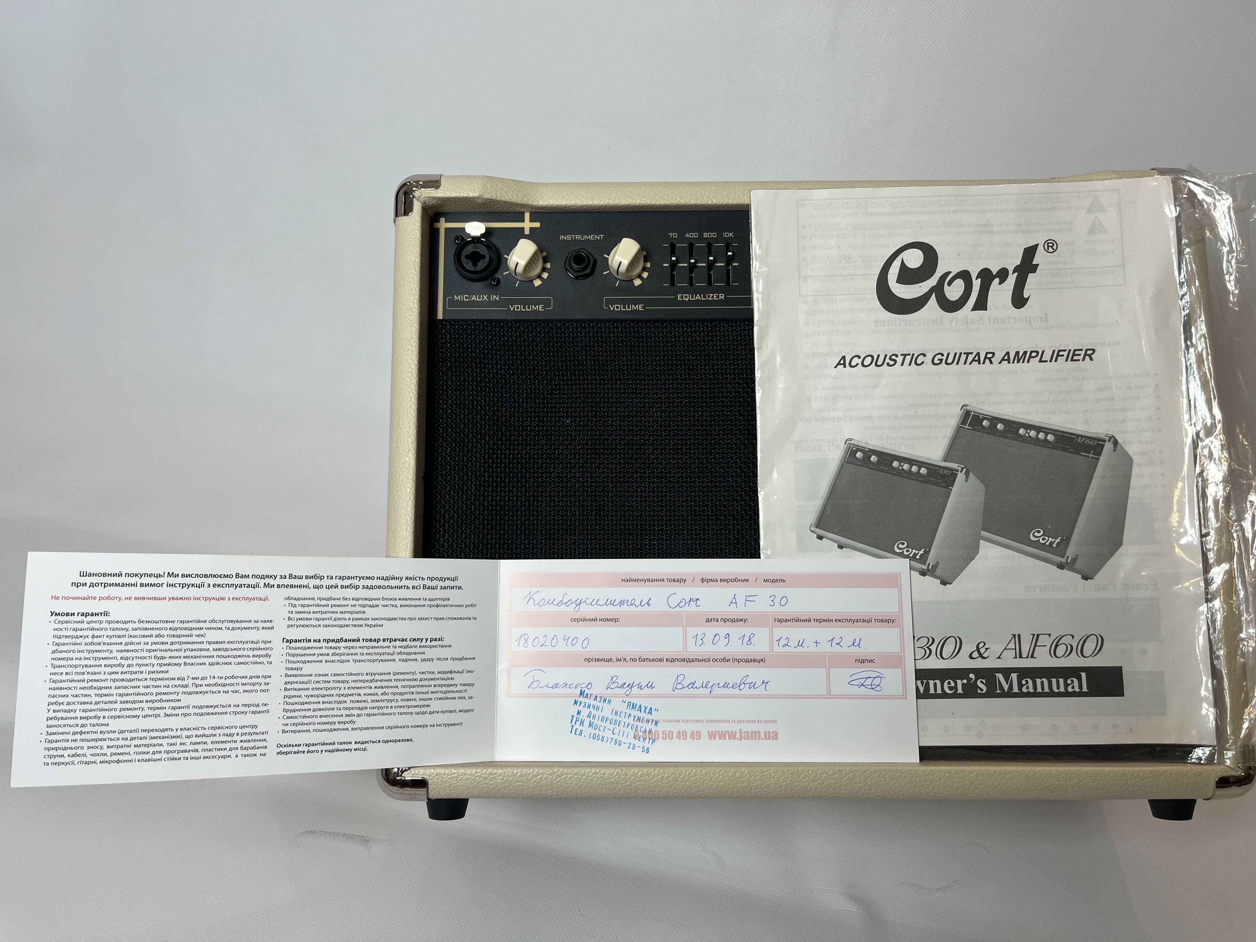 Комбоусилитель для гитары Cort AF30 состояние нового