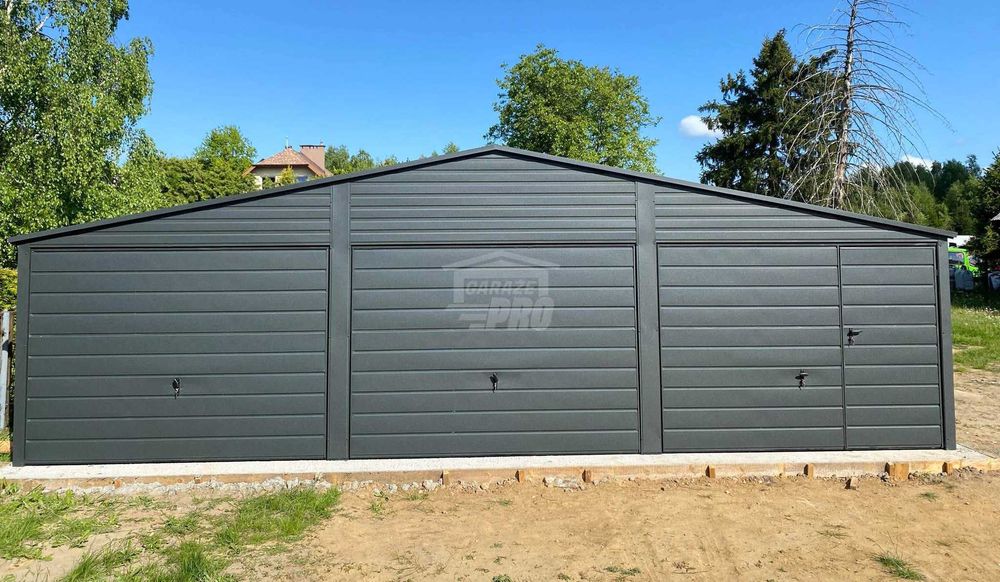 Garaż blaszany 9x6m 3x Brama drzwi  Antracyt  Dach dwuspadowy GP556
