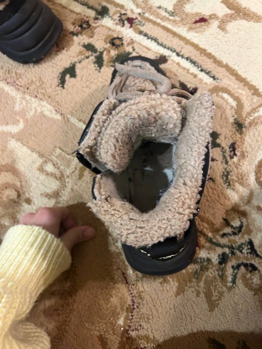 Продам взуття з еко шкіри