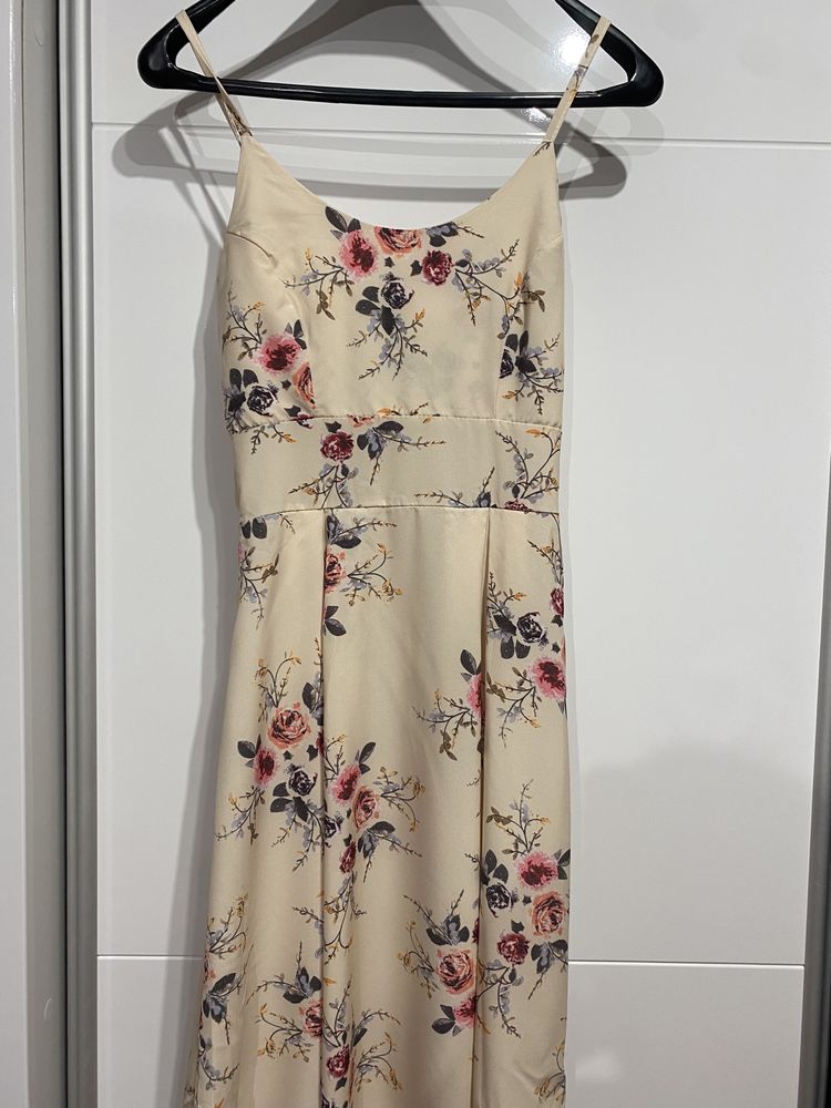 Nowa piękna sukienka w kwiatowy wzór Rose Boutique