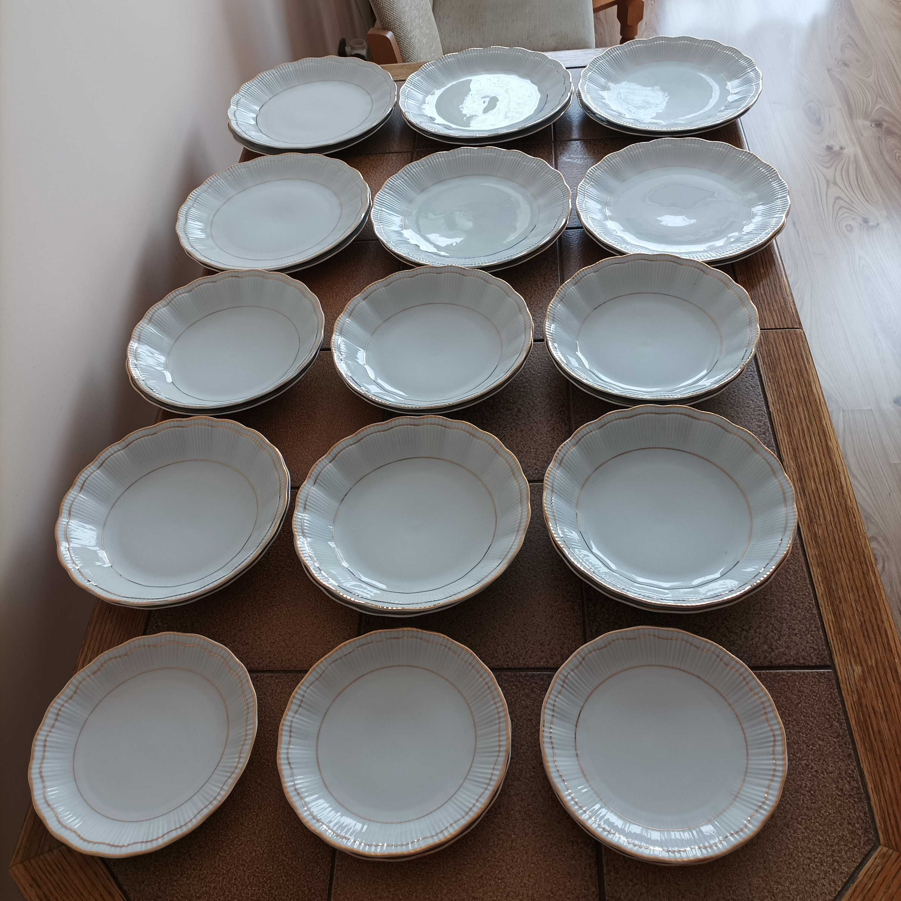 Serwis obiadowy porcelana Wałbrzych z czasów PRL