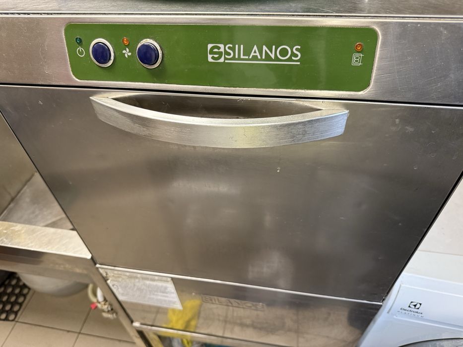 Продається професійна посудомийна машина Silanos