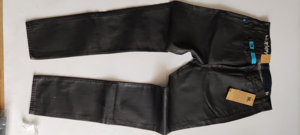 R. 30 Czarne męskie spodnie Black jeans marki Hurley Black