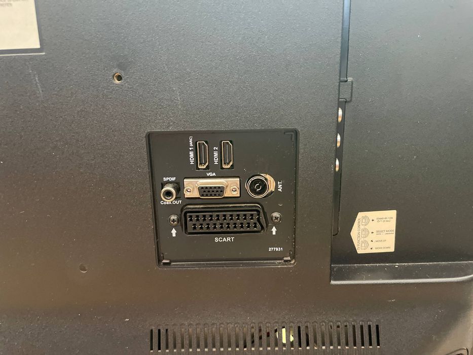 Телевізор ProCaster LE-32F402 без смарту