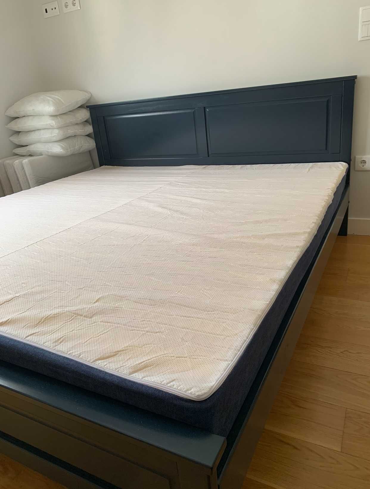 BELIANI Colchão de espuma viscoelástica com capa removível - Mattress