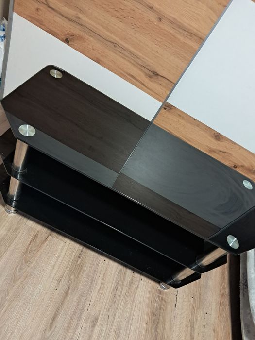 czarny szklany stolik pod rtv