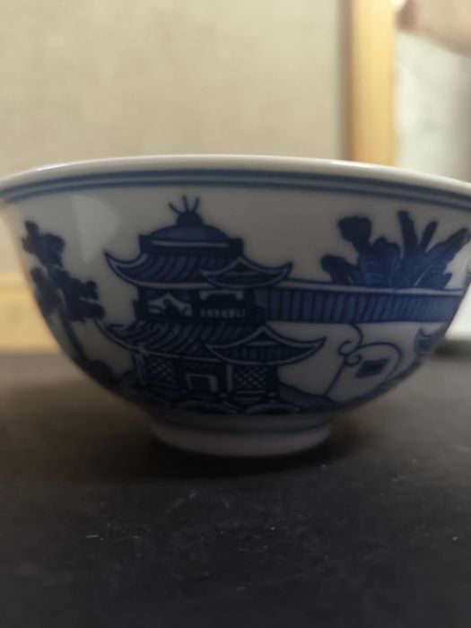 Tigela de Porcelana Azul e Branca