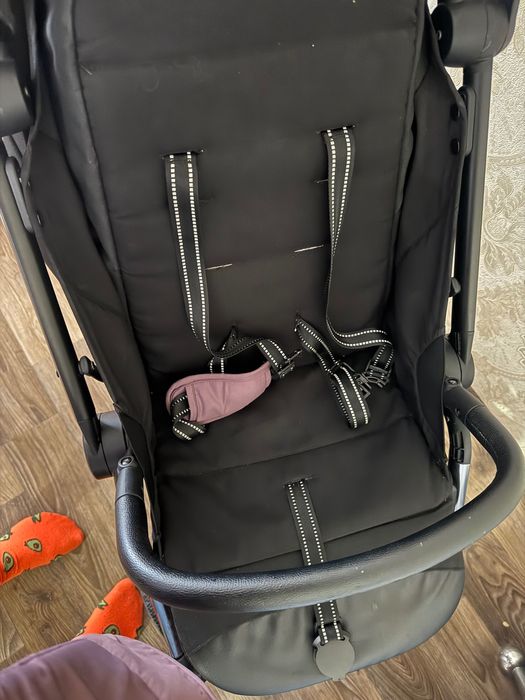 Дитячий прогулянковий візочок