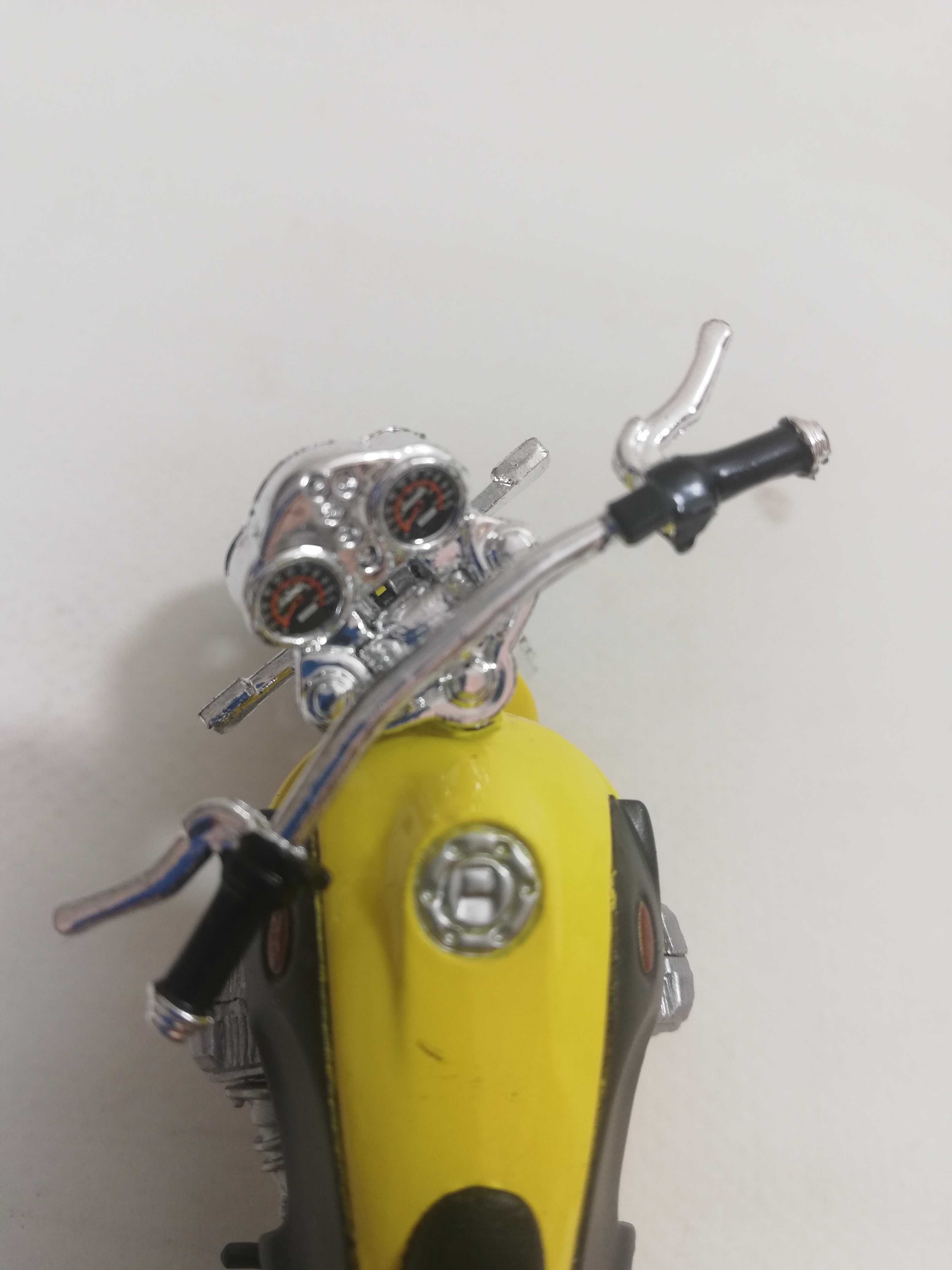 Moto Guzzi V10 Centauro - MAISTO 1:18