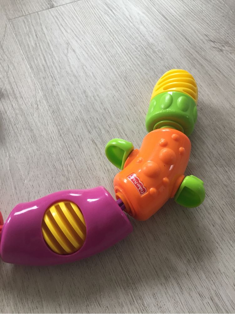 Sensoryczna gąsienica Fisher Price