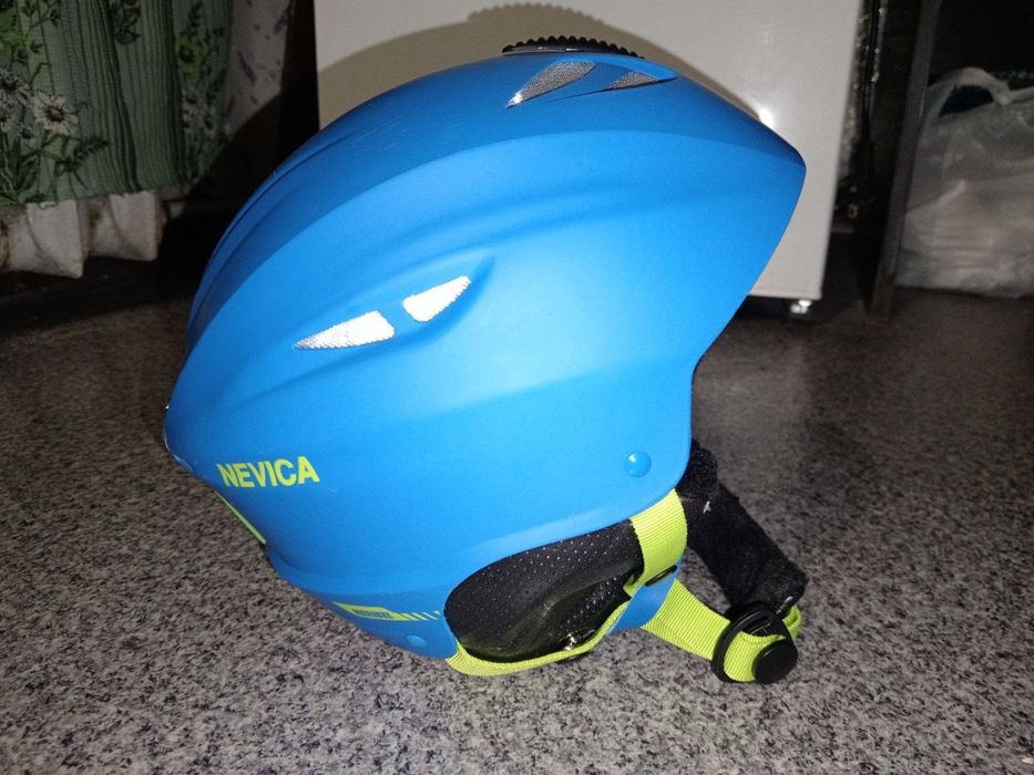 Продам детский горнолыжный шлем Nevica Meribel