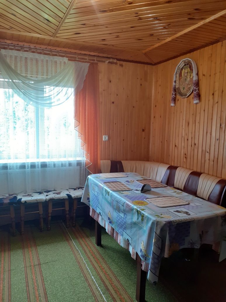 Оренда котеджу в Карпатах біля гір