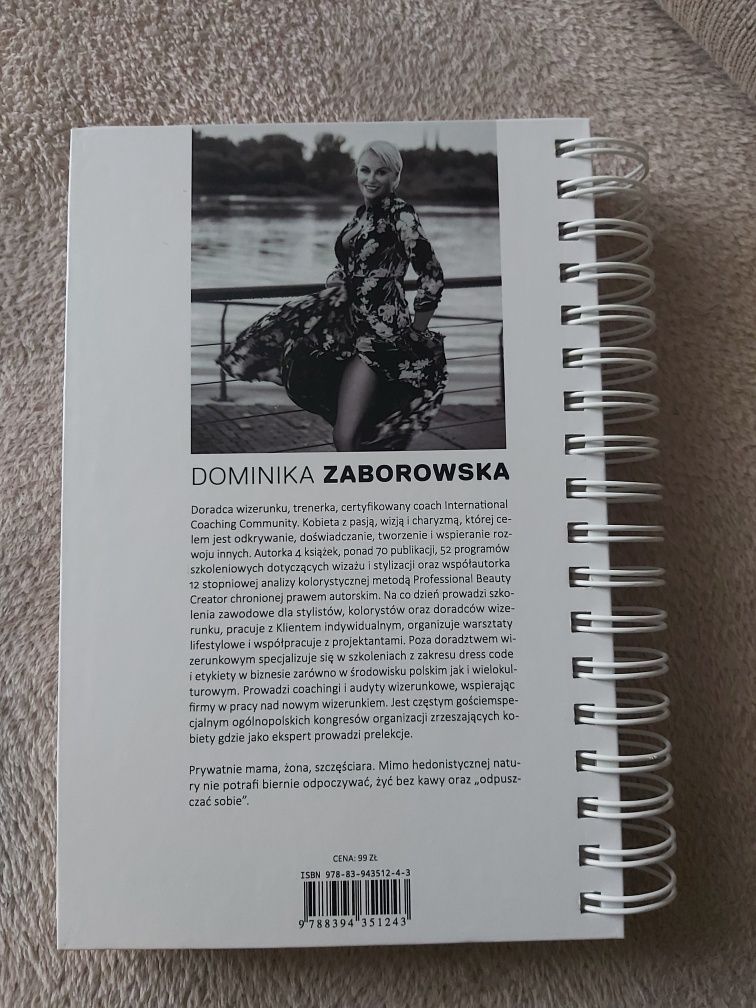 Książka garderoba kapsułowa