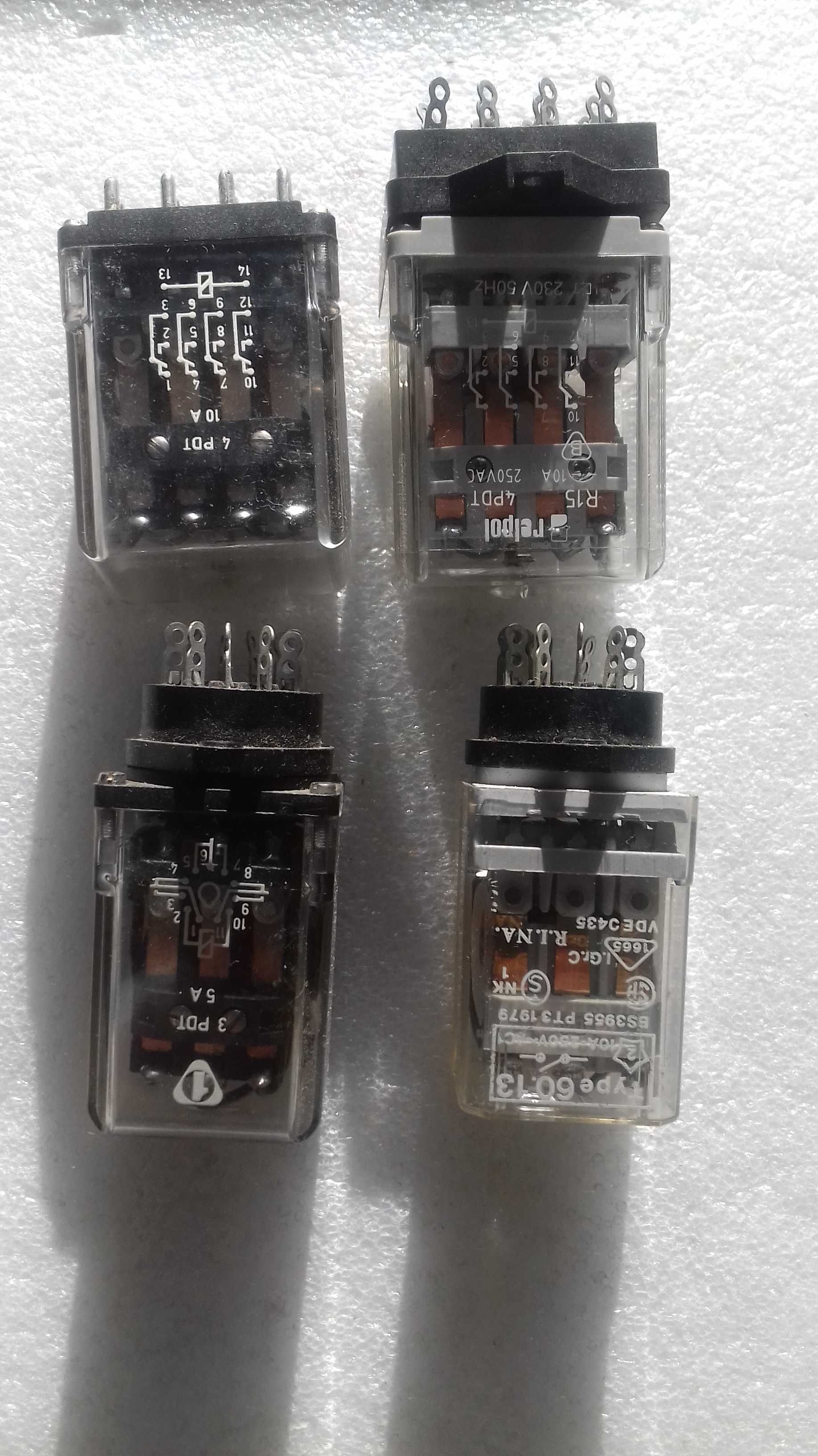 Przekażnik   R15  3PDT , 10A , 220V