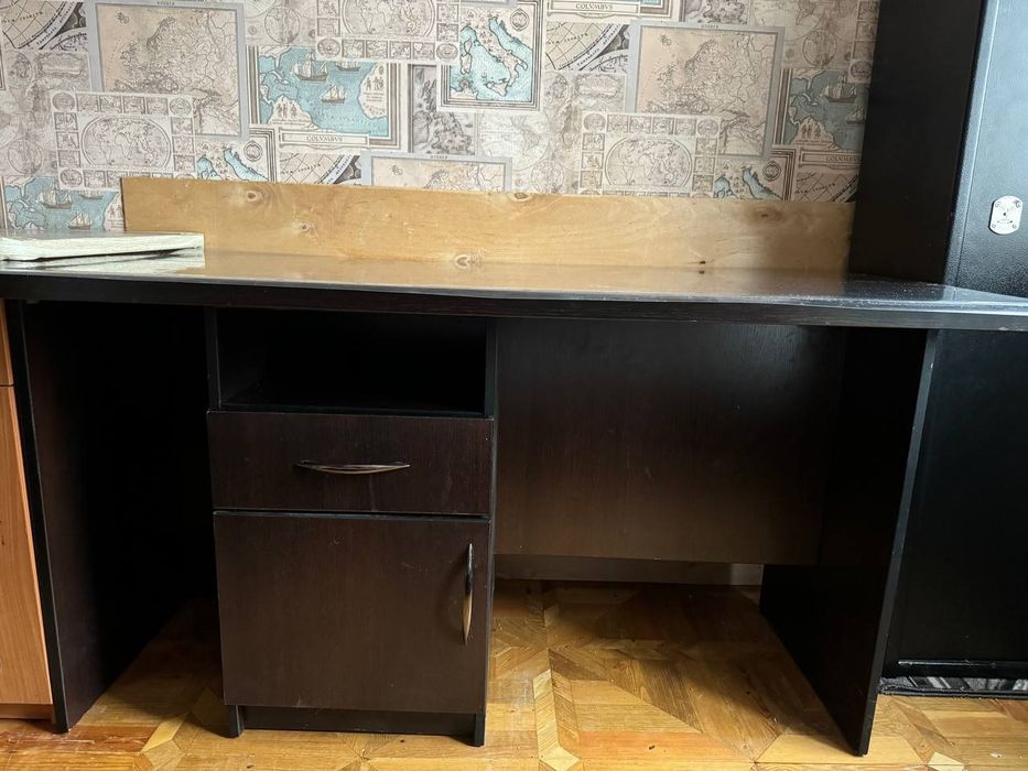 Стіл офісний (комп'ютерний)