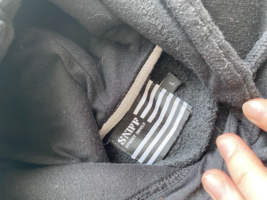 bluza czarna z kapturem rozmiar L 80% bawełna