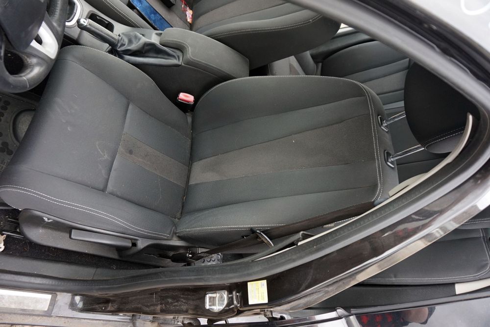 FOTEL PRZEDNI LEWY MEGANE III PH1 5D HB  RENAULT 2008-2010