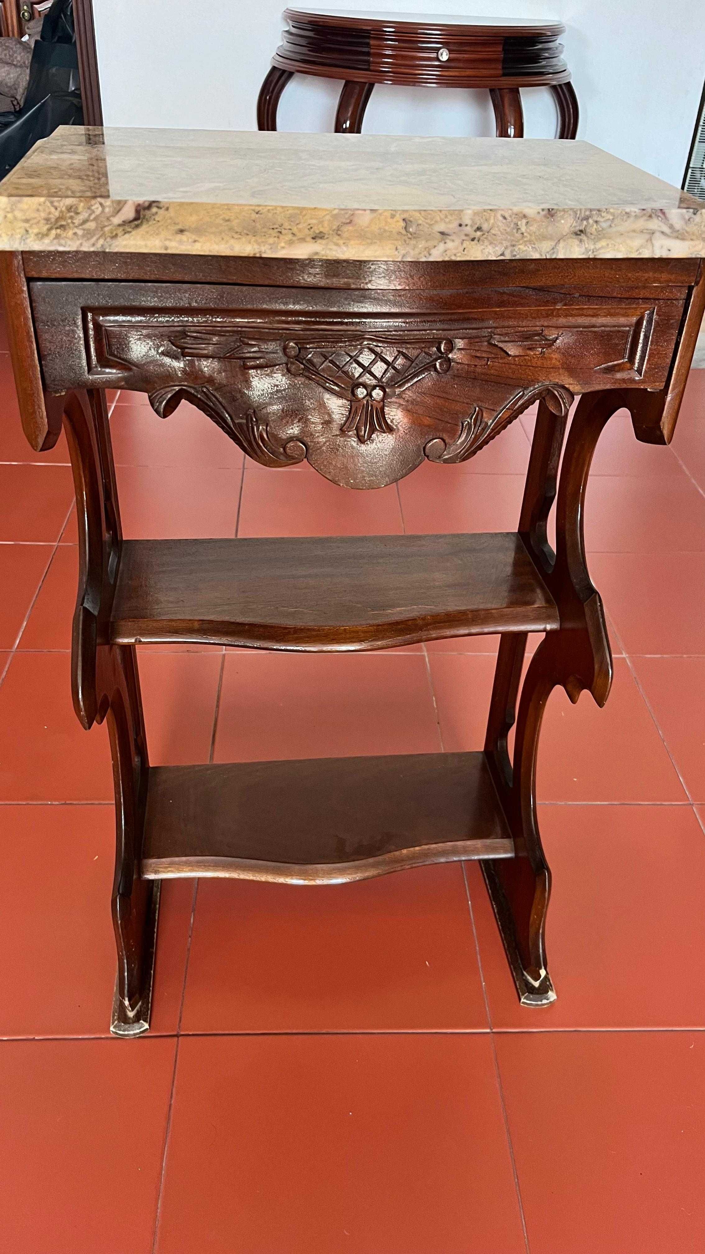 Mesa de Apoio Antiga com Tampo em Mármore (2 Prateleiras)