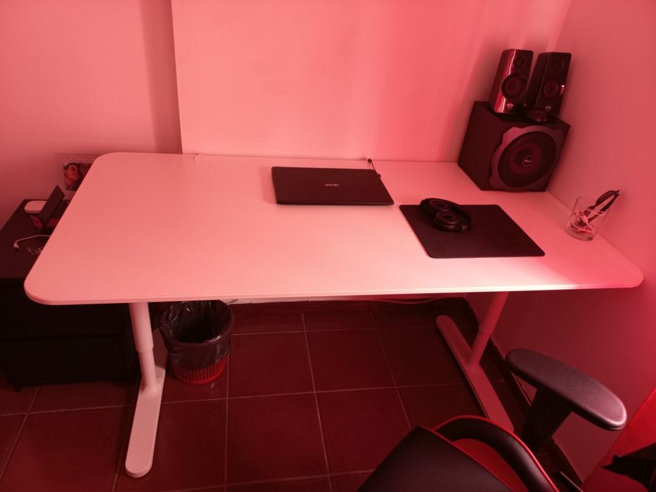 Vendo secretária como nova