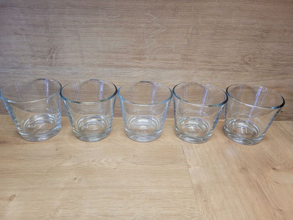 Pojemnik szklany z drewnianą pokrywą, pojemniki po świecach różne