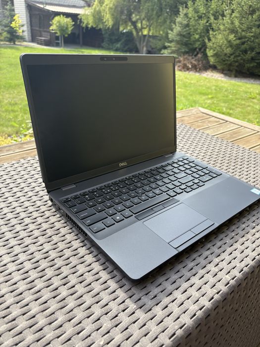 Dell Latitude 5500 – i5-8265U, 16GB RAM, 1TB NVMe SSD – IDEALNY