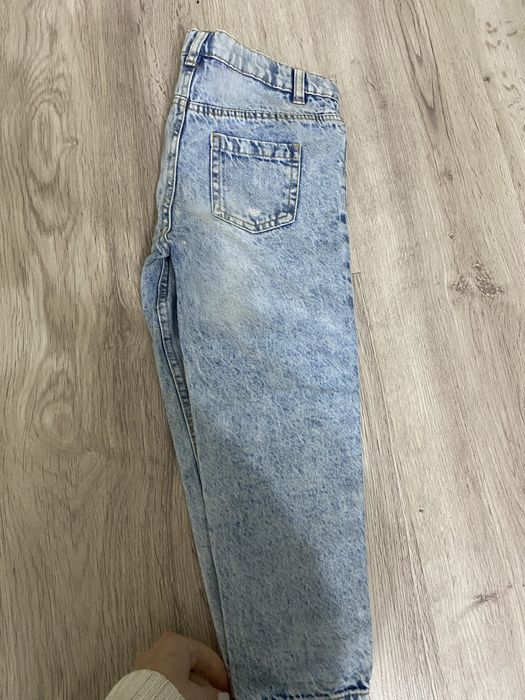 Джинси одні на 6-7р і ще є на 4-5р