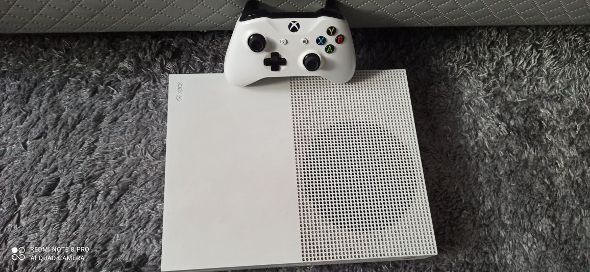 Konsola Xbox One S, 1 tb, 8 gier, 1 PAD