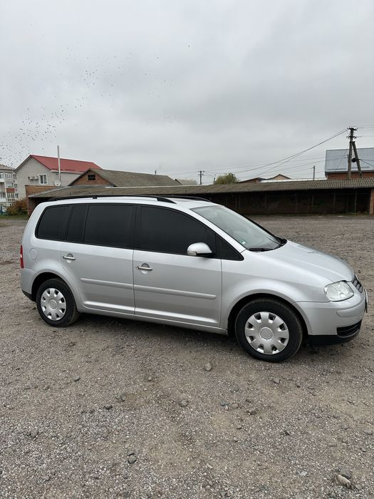 Volkswagen Touran 2005 року | 1.6 бензин/газ | Гарна комплектація