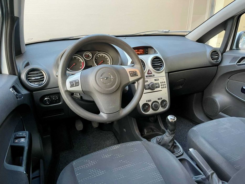 Opel Corsa 1.2 Enjoy