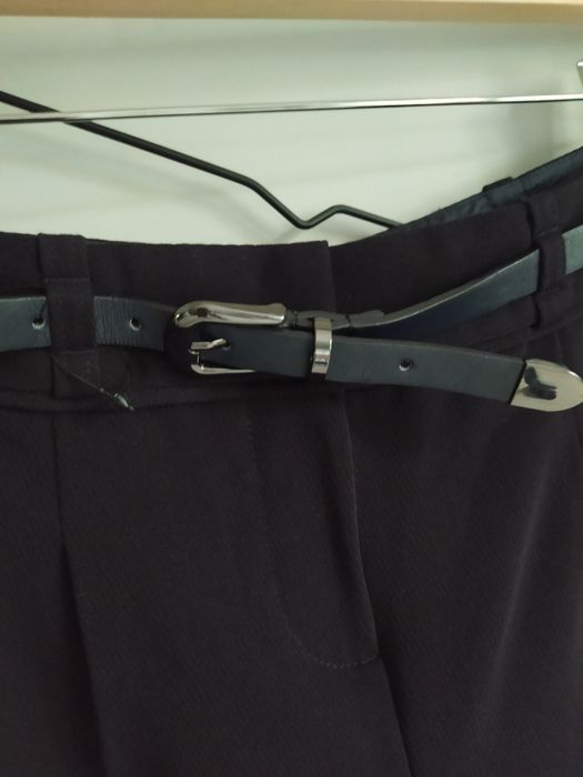 Damskie czarne, grubsze, jesienno zimowe chinosy z paskiem Next