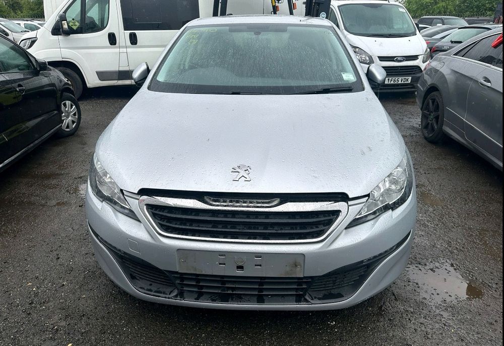 Разборка шрот запчасти Пежо 308 t9 Peugeot 308 2016 EZR двигун 1,6 hdi