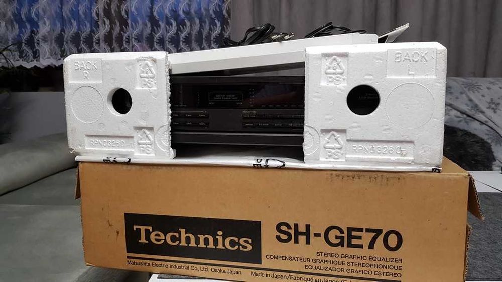 Korektor graficzny, equalizer  Technics SH-GE 70 komplet