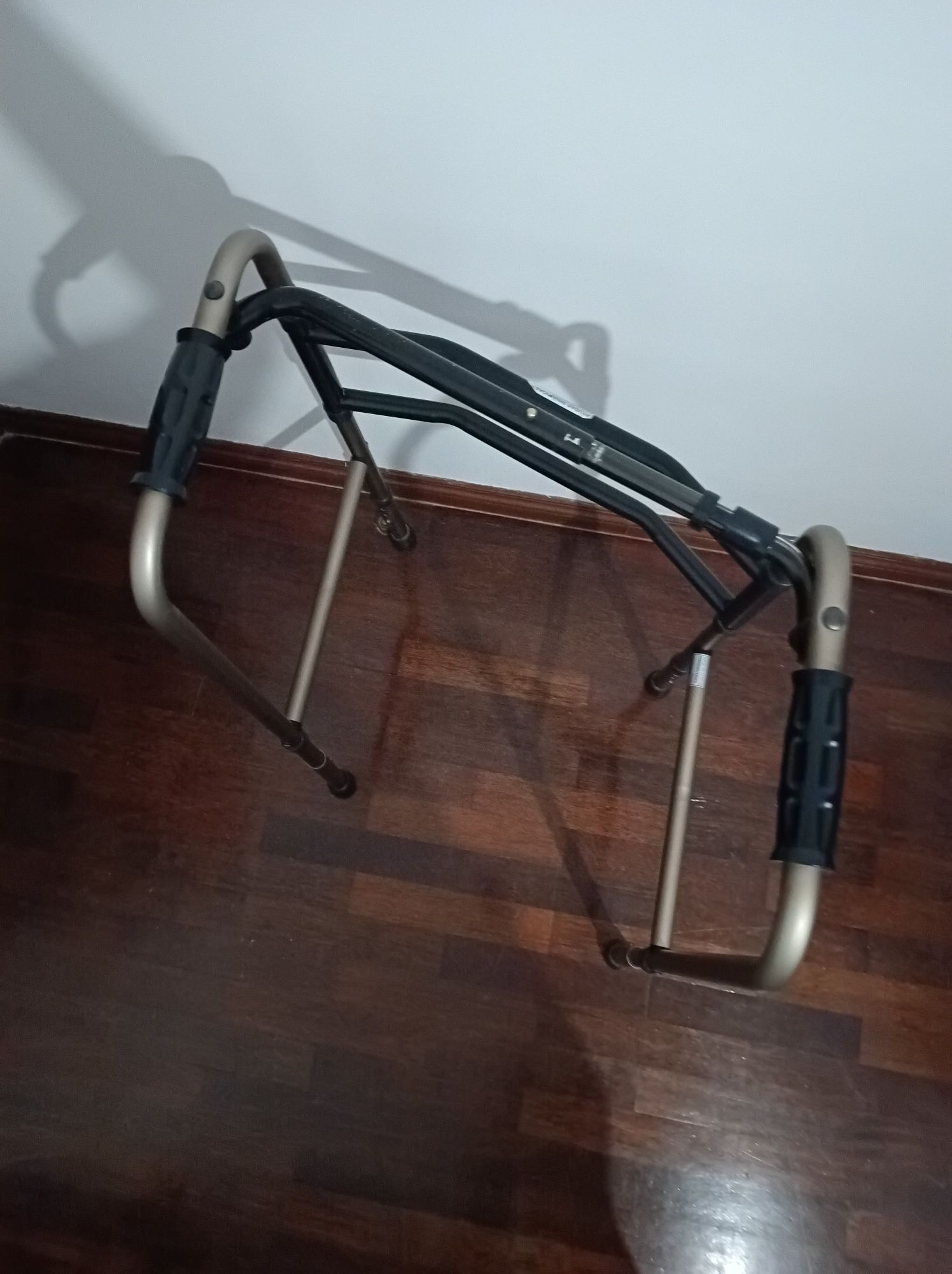 Andarilho articulado