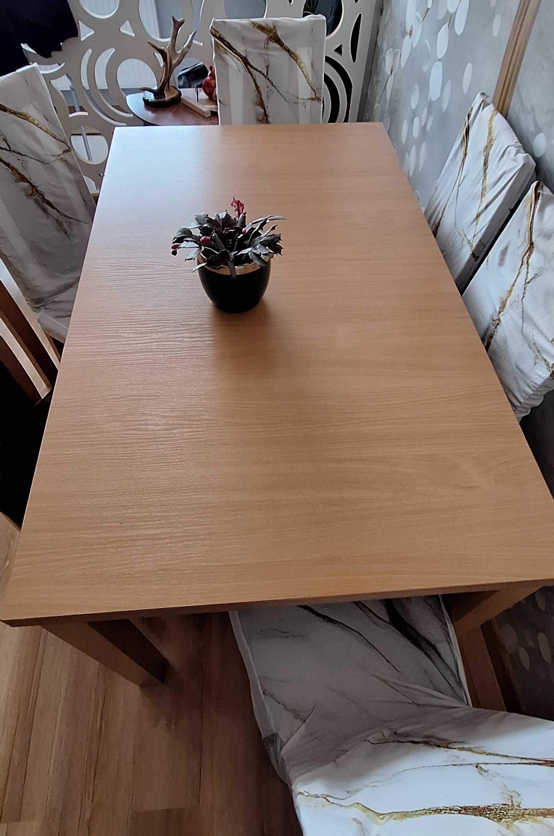Sprzedam stół z krzesłami
