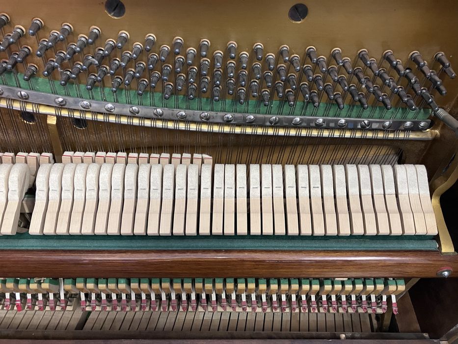 Pianino sprawne, parter, Östlind & Almquist. Plyta rezonansowa cała