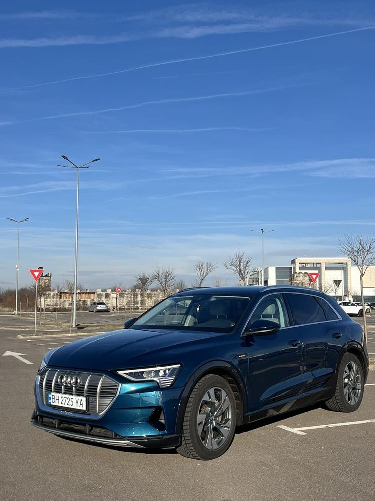 Продам власний Audi e-tron55 quatro
