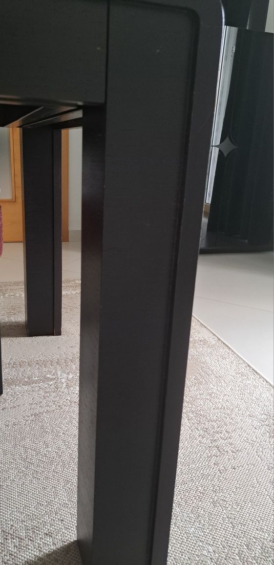 Mesa com 4 cadeiras