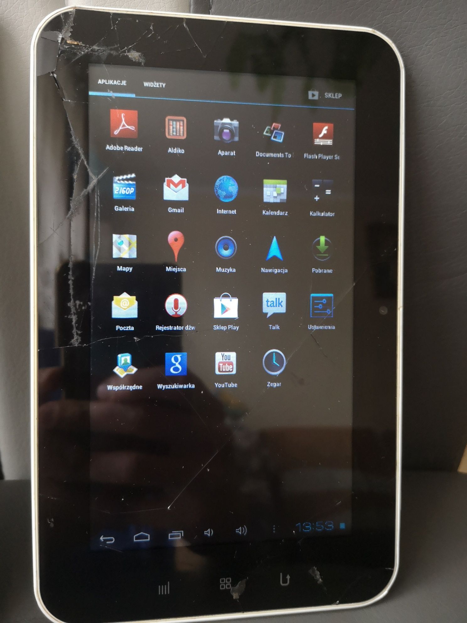 Dwa tablety Goclever Aries 785 i tracer ovo włączają się