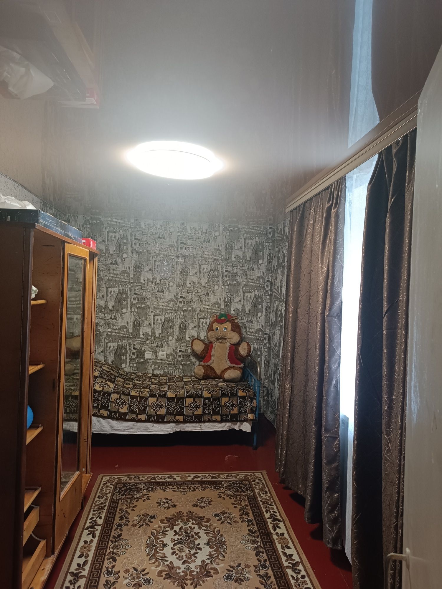 Продам 2-ух комнатную квартиру.в районе маленького самолёта.