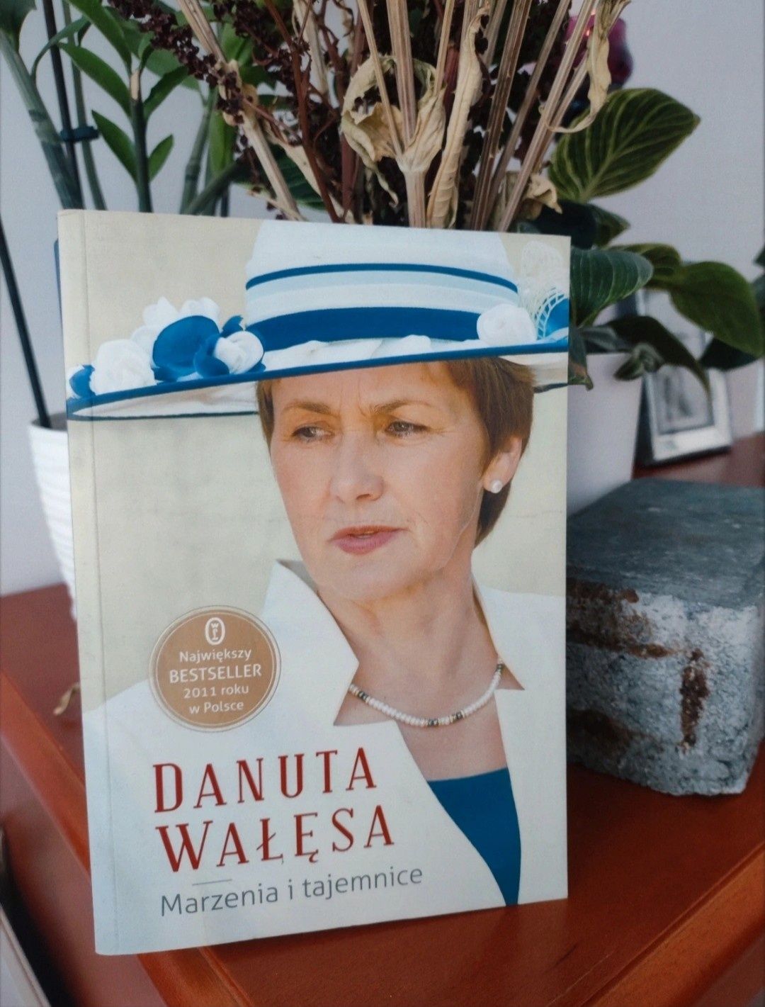 Książka " Marzenia i tajemnice " - Danuta Wałęsa