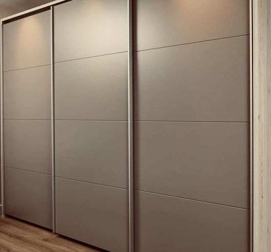 Szafa pod miarę - Stolarskie szafy