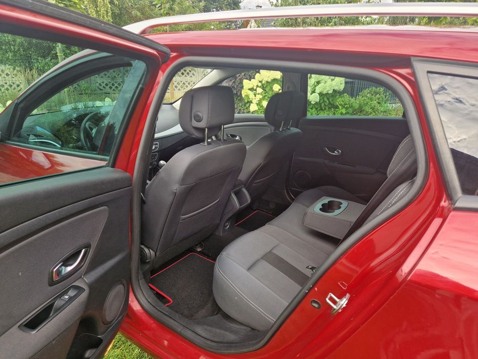 Renault megane Grandtour 1.6 benzyna 6 biegów REZERWACJA