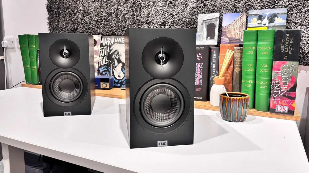 Colunas ELAC DEBUT 3.0 DB53