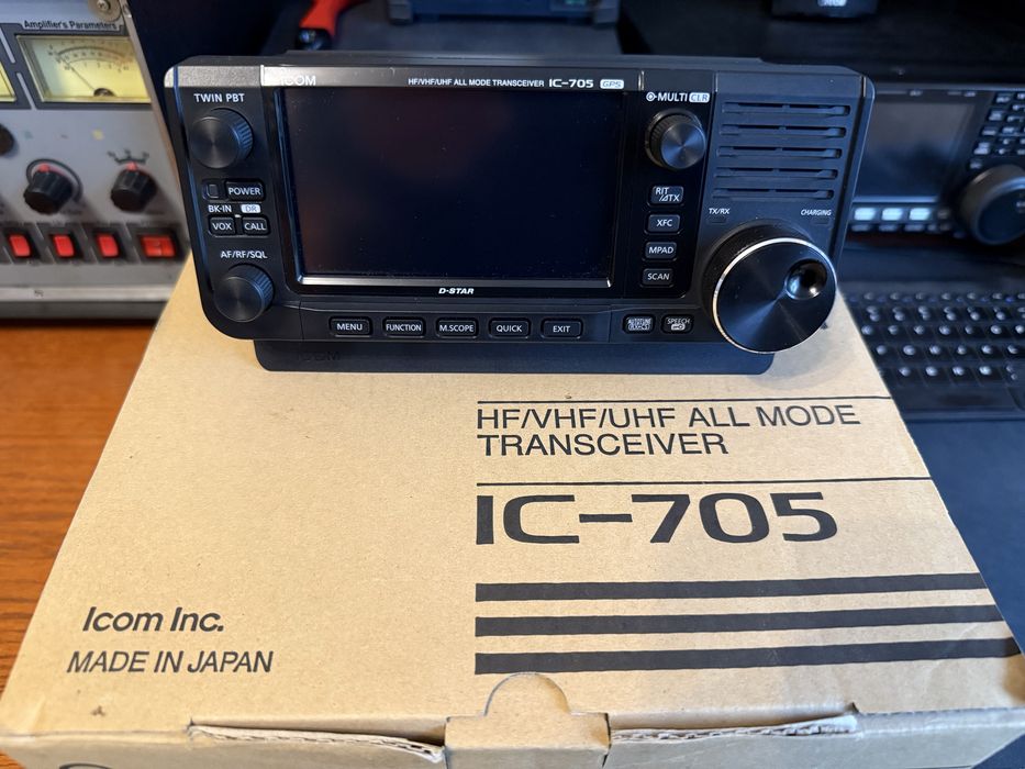 Transceiver Icom IC-705 jak nowy