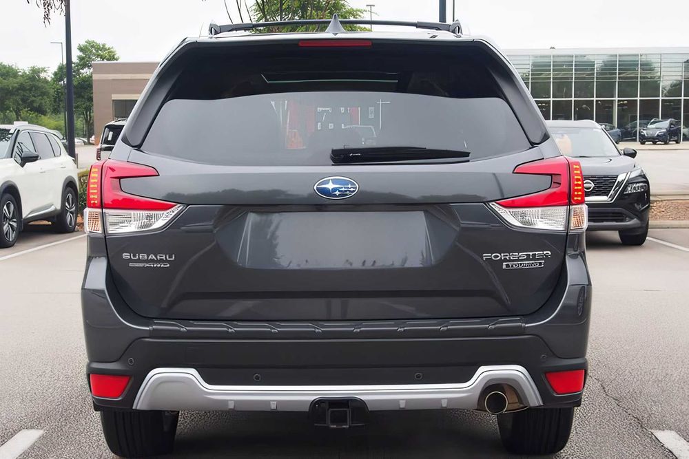 Subaru Forester      2023