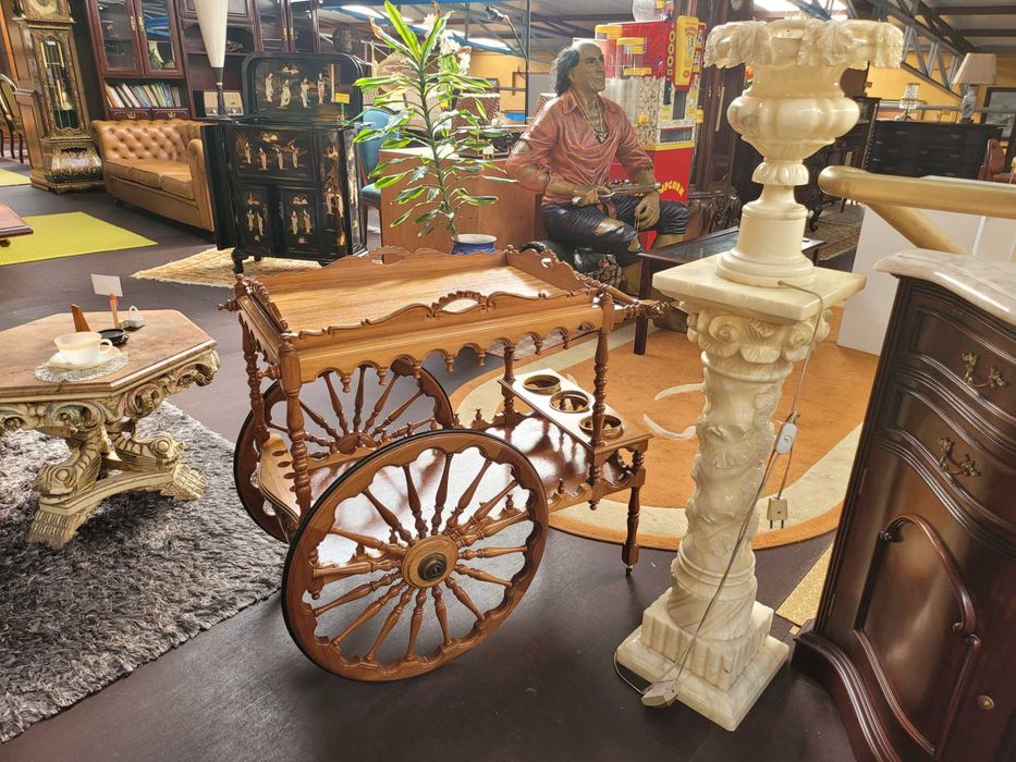 Carrinho bar em madeira - Sem qualquer zona danificada ou desgastada